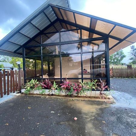 Glass House With Pvt Pool By Miracle Resort & Villa Лонавла Екстер'єр фото