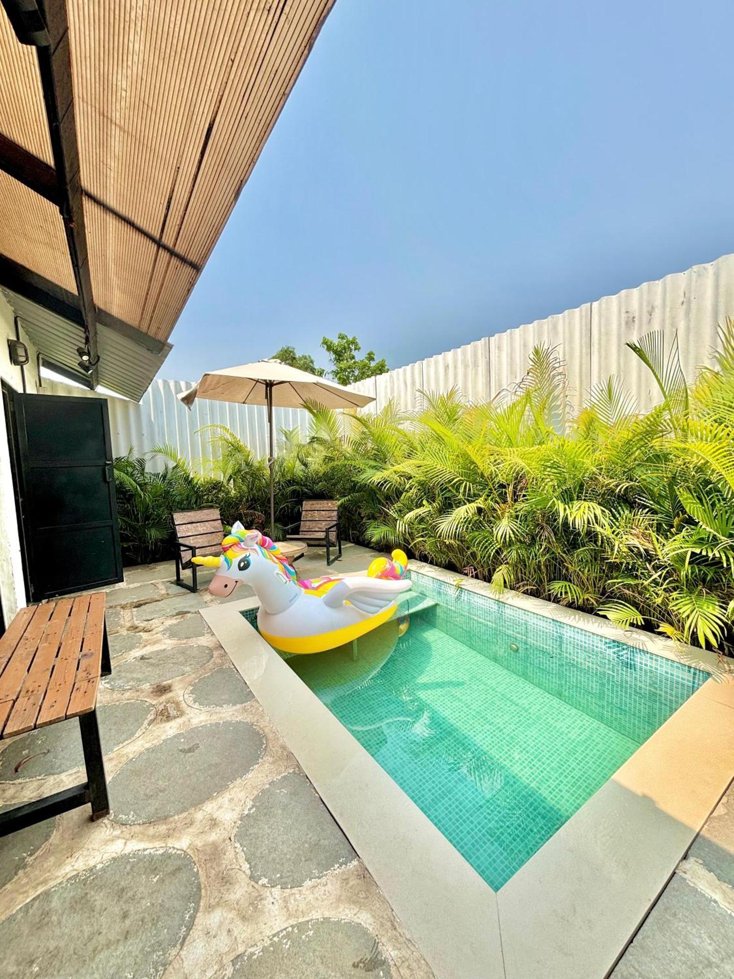 Glass House With Pvt Pool By Miracle Resort & Villa Лонавла Екстер'єр фото